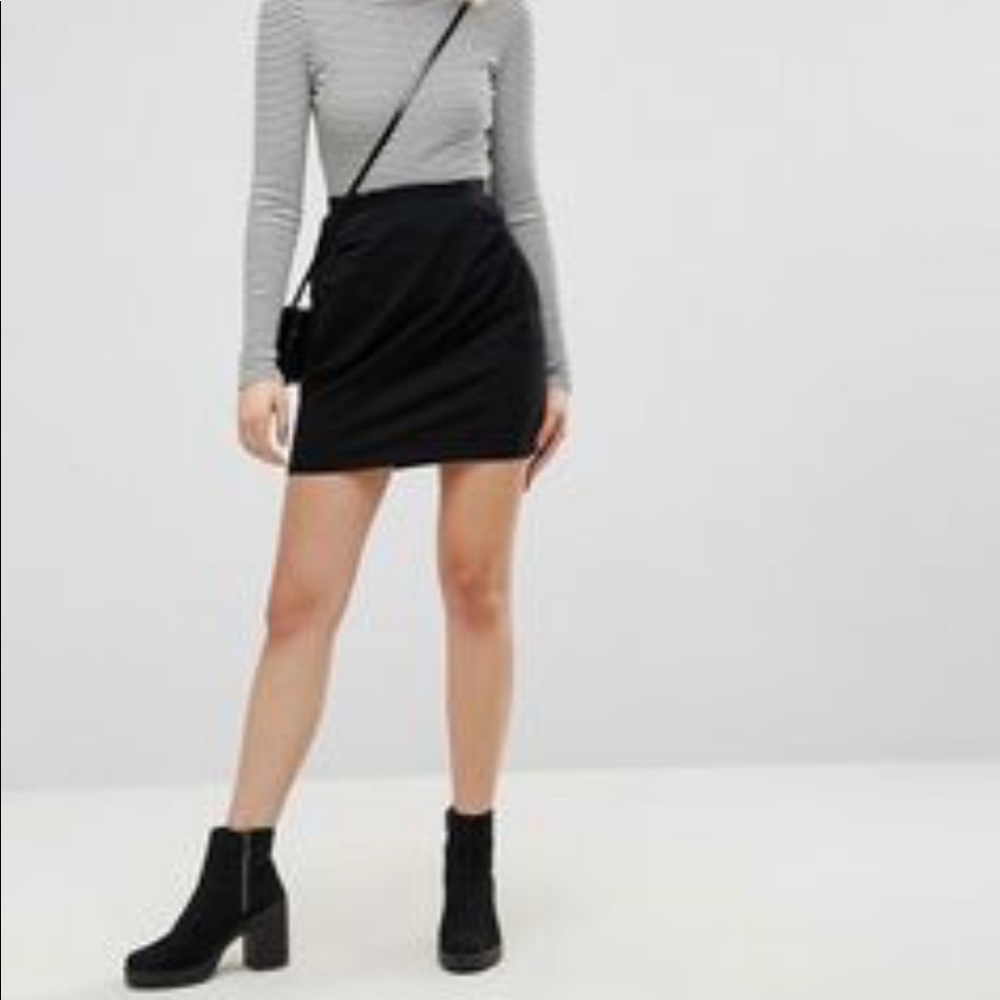 Asos Black High waisted mini skirt size 2 spandex